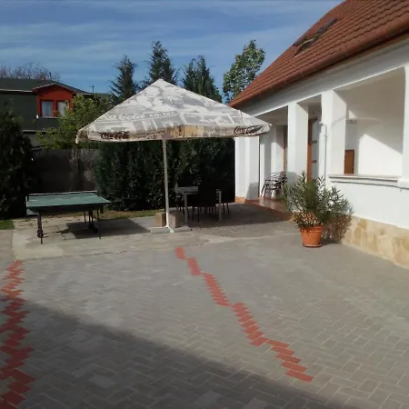 Nosztalgia Vendeghaz Guest house *